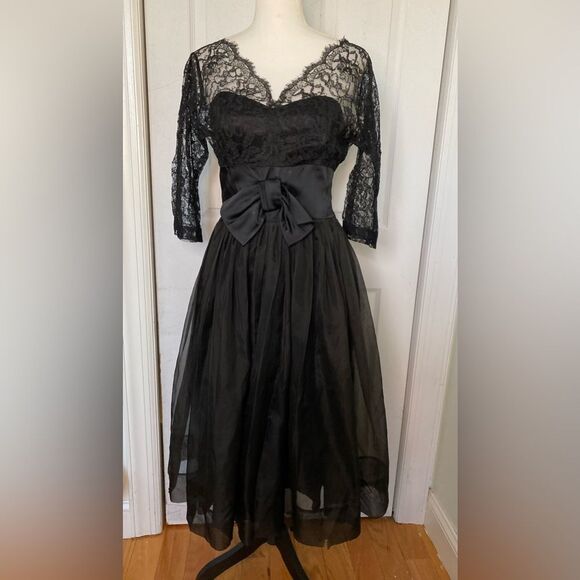 1950s Dior Style Vintage Black Lace Dress - Picture 1 of 13
